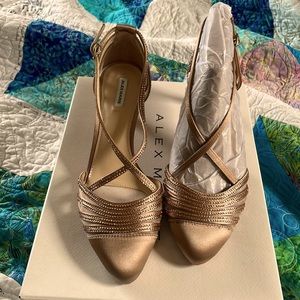 Alex Marie heels size 7 nude/bronze color